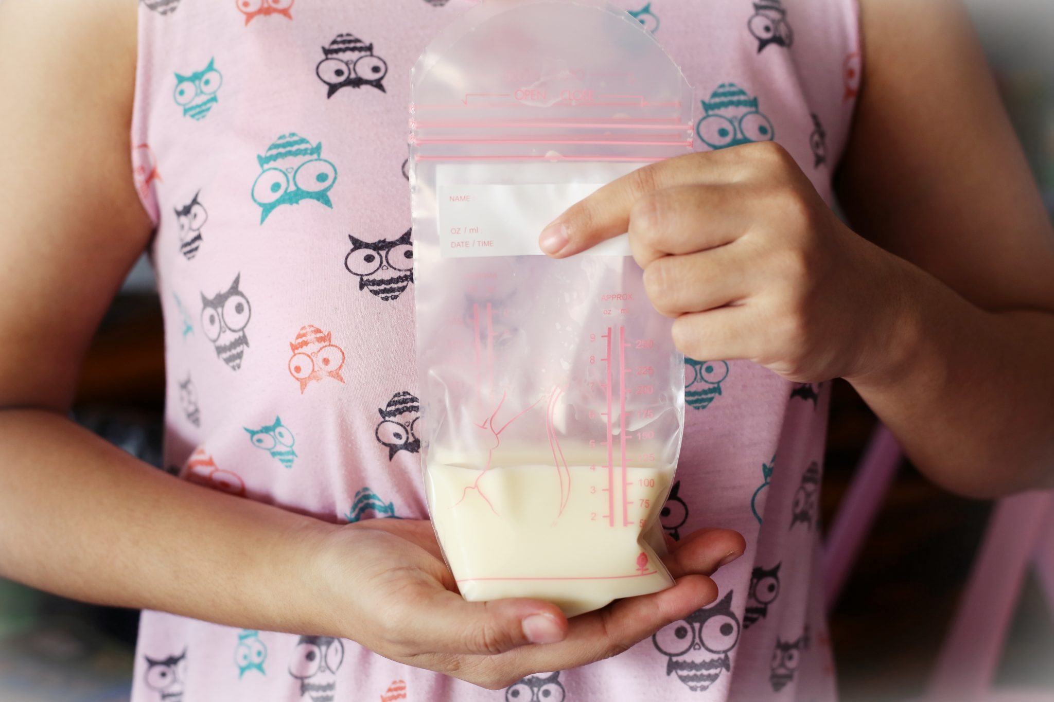 Extracción manual de leche materna